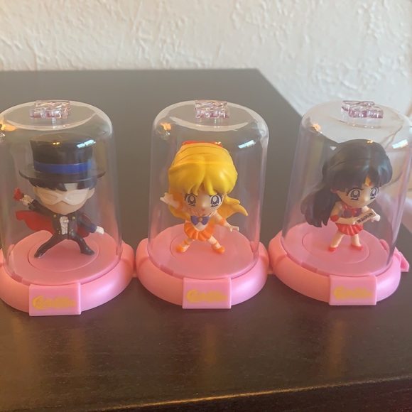 Sailor Moon bobble head globe figures and keychain - Picture 8 of 11